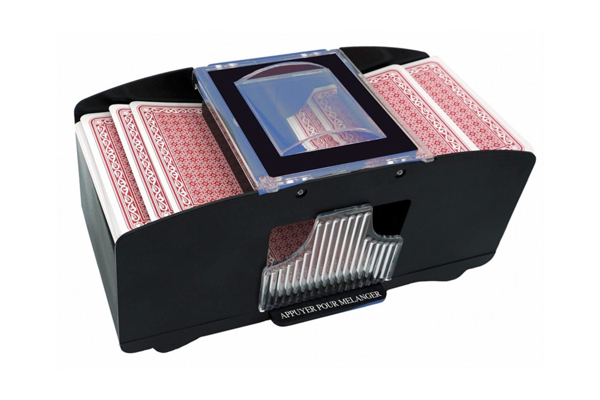 Batteur mélangeur de cartes à piles
