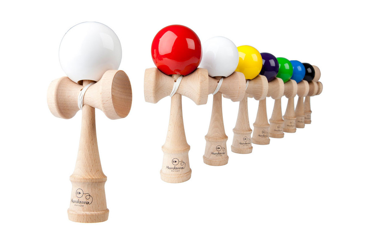 Kendama ROYAL white