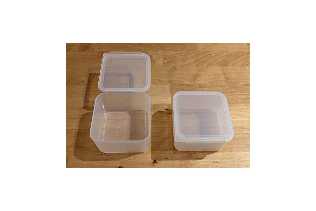 Boîte carrée polypropylène 67x40 (unité)