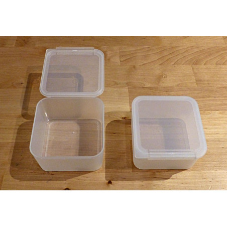 Boîte carrée polypropylène 67x40 (unité)